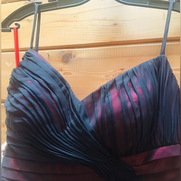 Semi-Formal Red and Black Dress - Picture 6 of 6